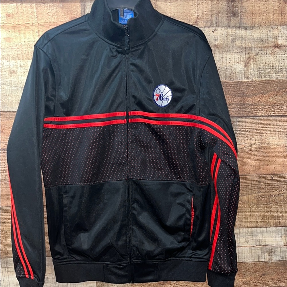 Philadelphia 76ers NBA UNK Brand Blue Label Full Zip Black & Red Jacket Size MED